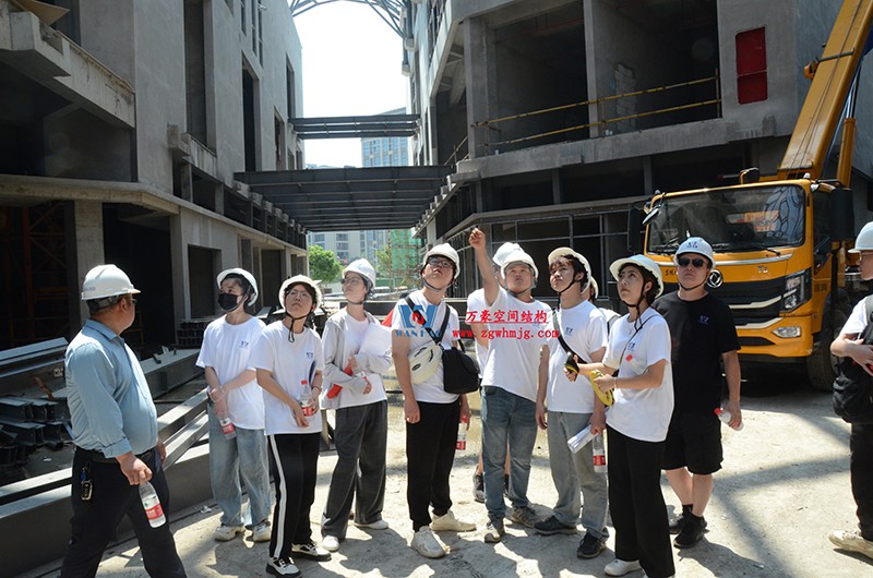 嘉興長安里ETFE氣枕鋼膜結(jié)構(gòu)頂棚工程現(xiàn)場學習觀摩會 嘉興長安里ETFE氣枕鋼膜結(jié)構(gòu)頂棚工程現(xiàn)場學習觀摩會