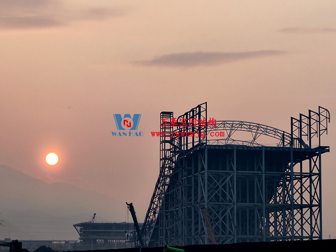 馭風逐沙，織就賽道美學——比亞迪紹興嵊州賽車場干拔沙坡觀景平臺鋼膜結構