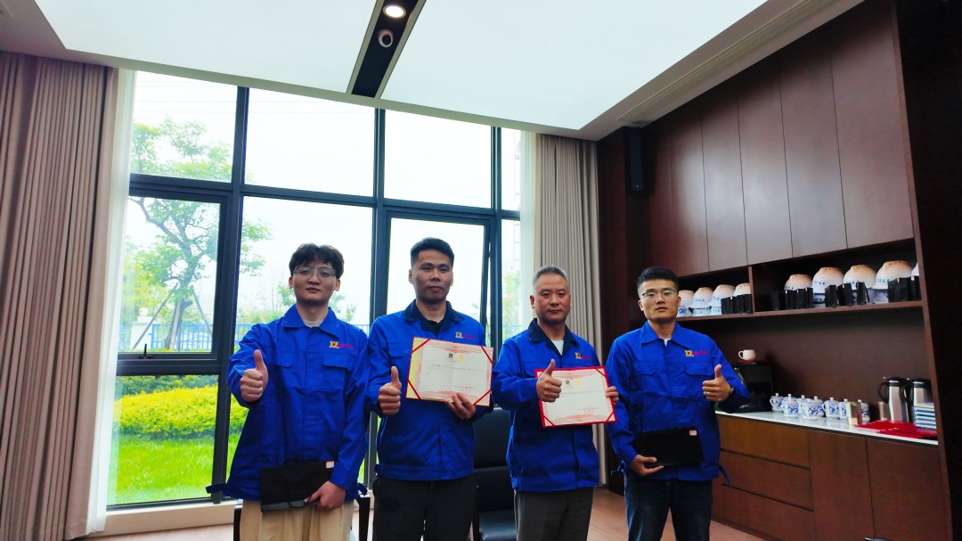 浙江萬豪空間結(jié)構(gòu)集團有限公司隆重舉行“匠心傳承·共筑未來”師徒大會! 浙江萬豪空間結(jié)構(gòu)集團有限公司隆重舉行“匠心傳承·共筑未來”師徒大會!