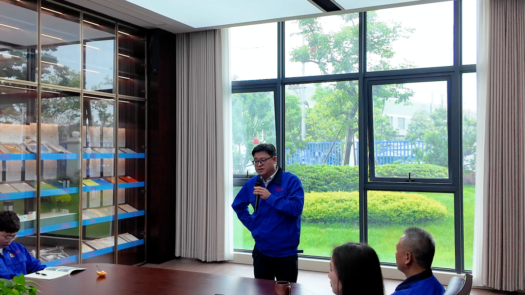 浙江萬豪空間結(jié)構(gòu)集團有限公司隆重舉行“匠心傳承·共筑未來”師徒大會! 浙江萬豪空間結(jié)構(gòu)集團有限公司隆重舉行“匠心傳承·共筑未來”師徒大會!