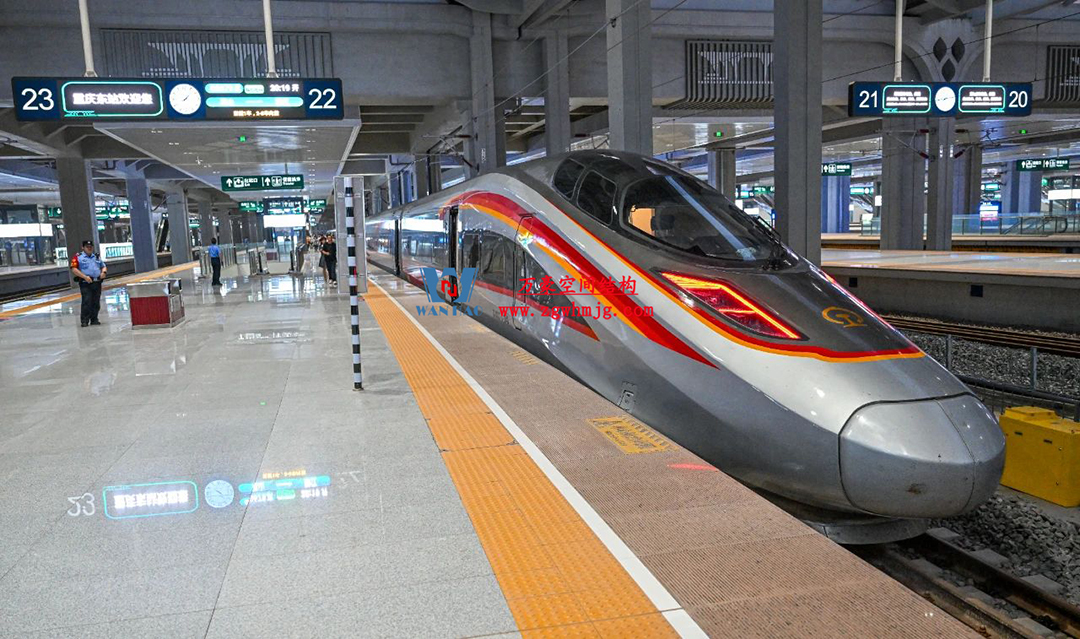 重慶東站:揭開(kāi)“西部高鐵新地標(biāo)”神秘面紗 重慶東站:揭開(kāi)“西部高鐵新地標(biāo)”神秘面紗