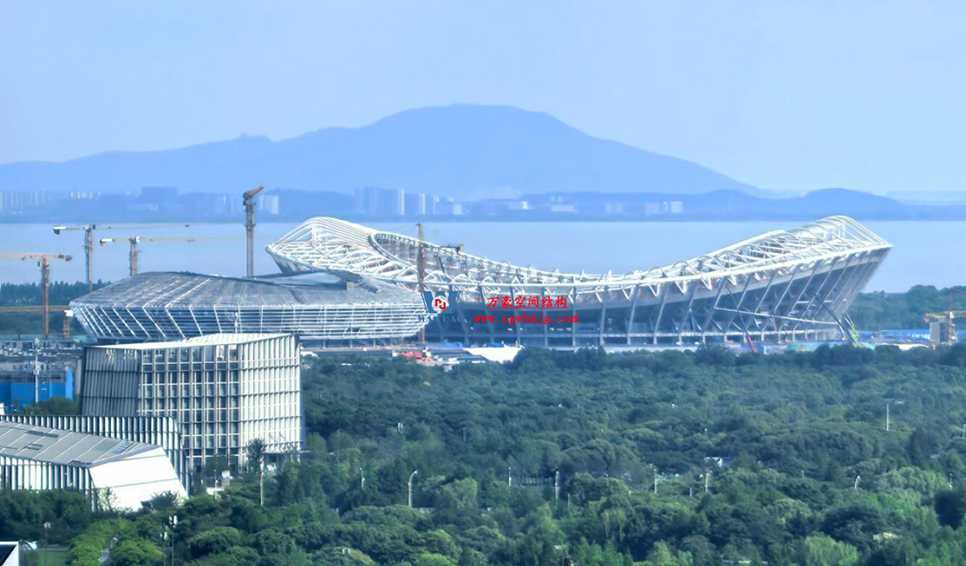 緊跟“蘇超熱浪”,火熱施工中,一只白鷺即將振翅高飛! 緊跟“蘇超熱浪”,火熱施工中,一只白鷺即將振翅高飛!